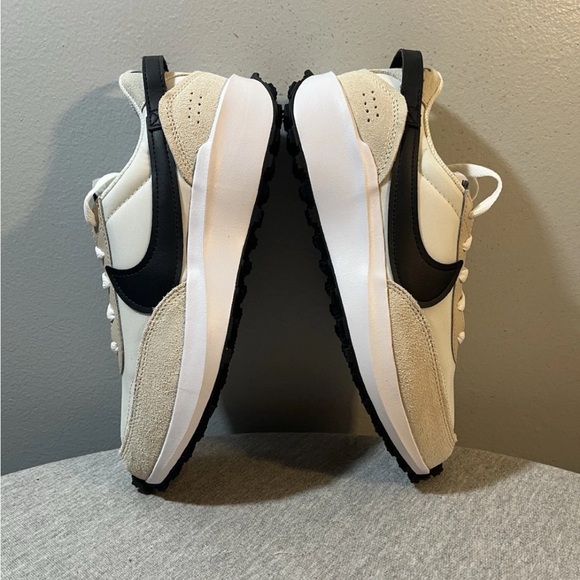 Nike Waffle Debut Sanddrift White Casual Sneakers Women's Shoe Size 7 DH9523 102 - Picture 7 of 11